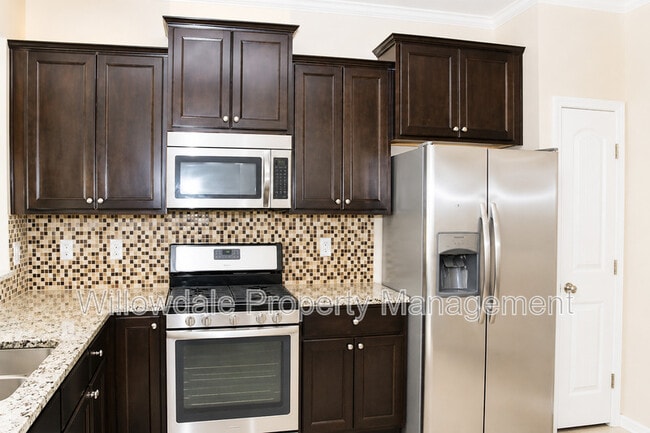Building Photo - 2132 Chipley Dr