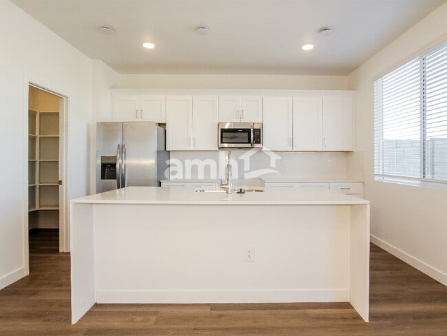 Foto del edificio - 20177 W Thomas Rd