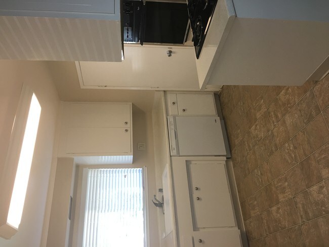 Foto del edificio - 1113 White Cliff Dr