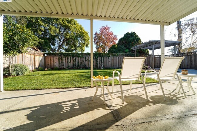 Building Photo - 3 br, 2 bath House - 4796 Portola Dr