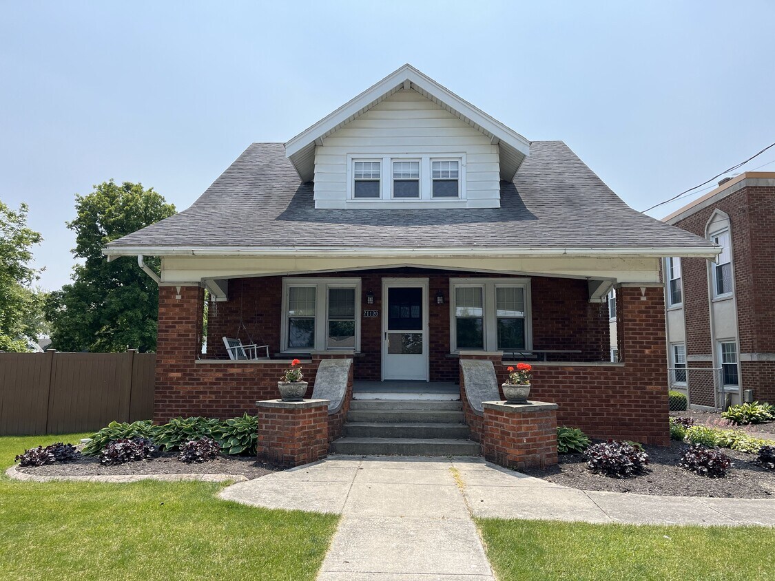 Foto principal - 21120 W Toledo St