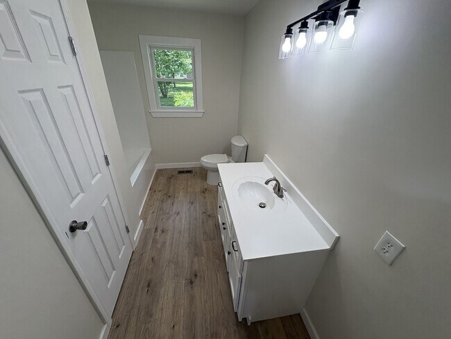 Foto del edificio - 521 Greenwood Dr