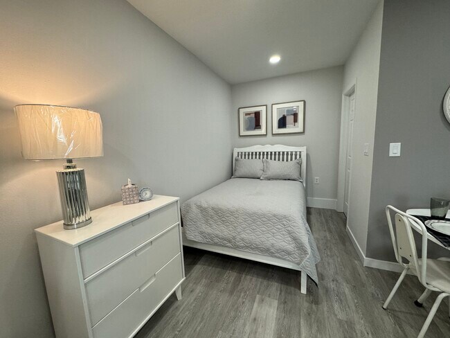 Foto del edificio - 8156 Imber St