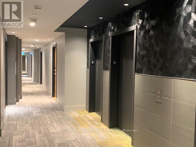 Photo du bâtiment - 1787 St Clair Ave W