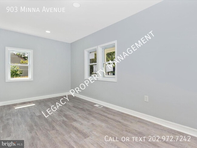 Building Photo - 903 Minna Ave