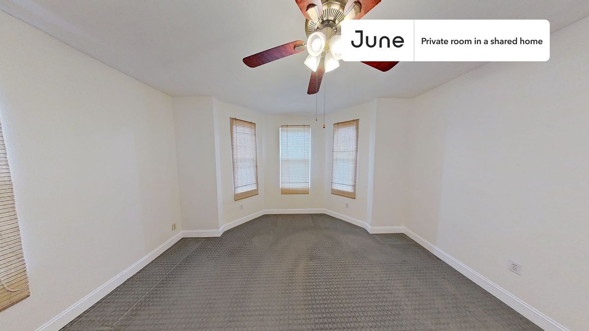 Primary Photo - Private bedroom in 3 bed/1 bath Home