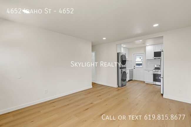Building Photo - 4652 Idaho St