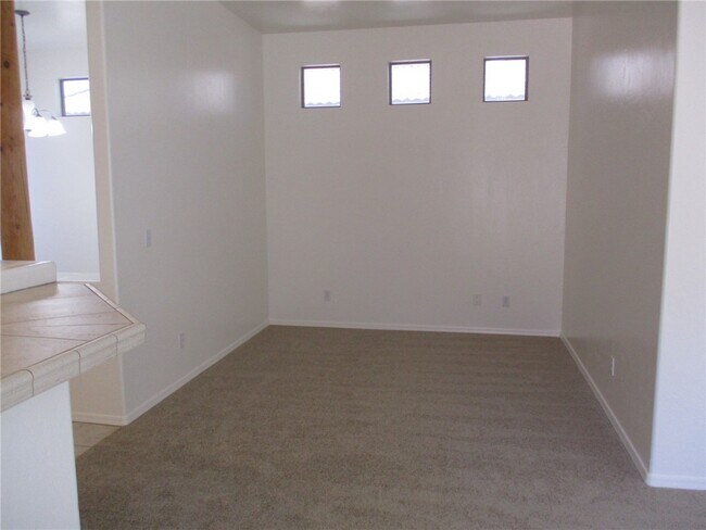 Building Photo - 2675 Desert Flowers Dr