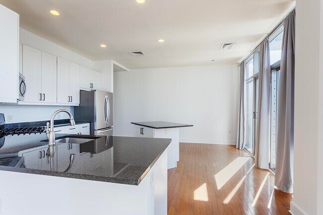 Foto del edificio - 201 Marin Blvd