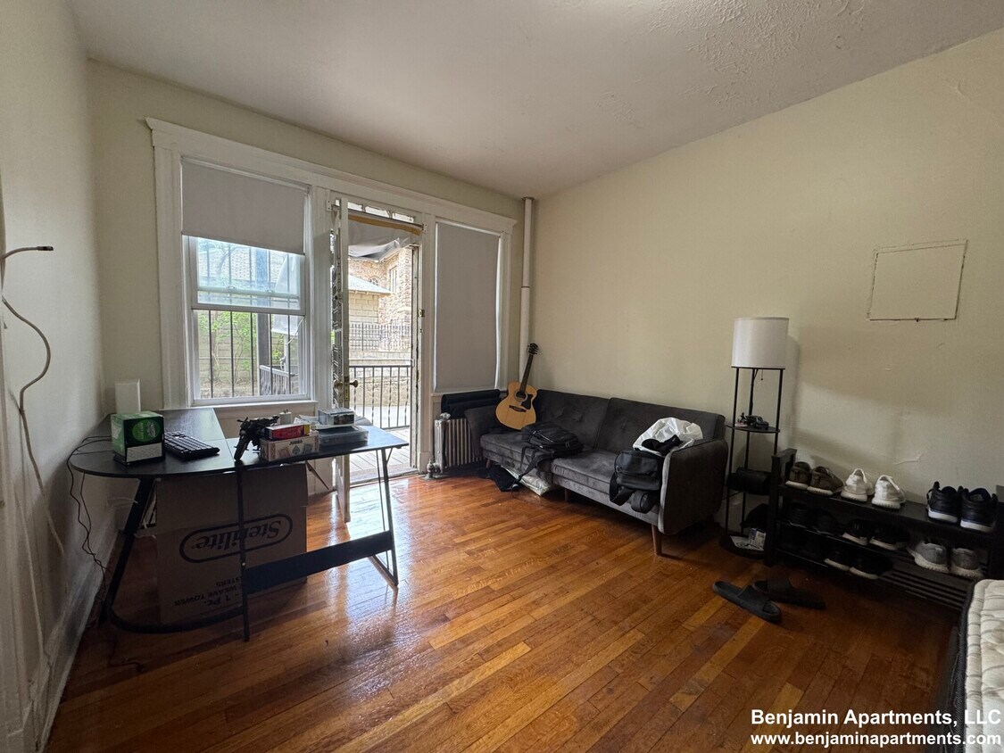 Foto principal - 1638 Commonwealth Ave