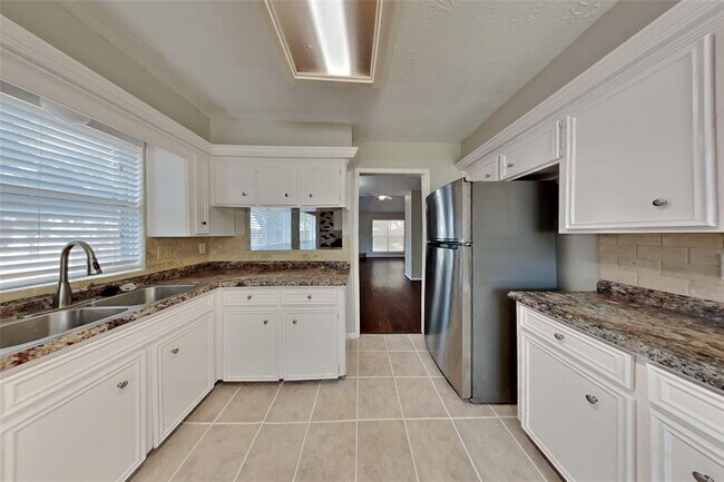 Foto del edificio - 22719 Garden Canyon Dr