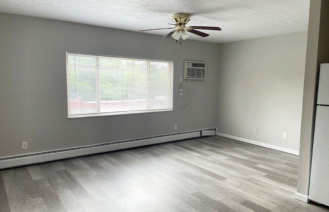 Building Photo - 550 Lowell Ave