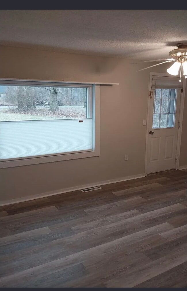 Building Photo - 5953 Meade Rd