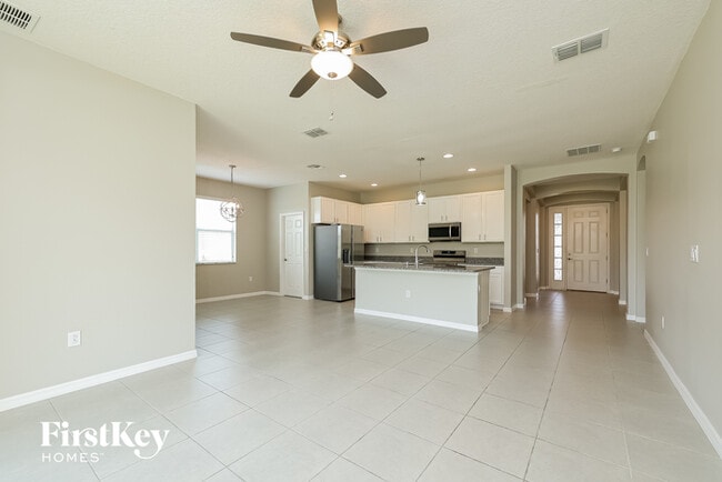 Building Photo - 451 Aragosa Dr