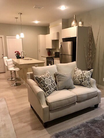 Foto principal - 705 Murphy Ave