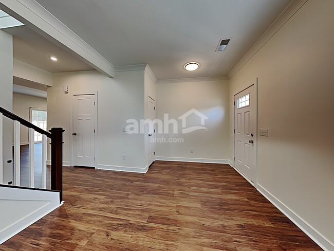 Building Photo - 136 Thames Valley Dr