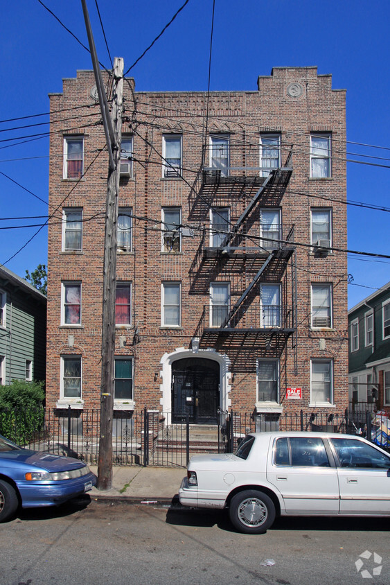 Building Photo - 19 Hubbard Pl