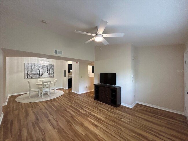 Foto del edificio - 2360 SW Archer Rd