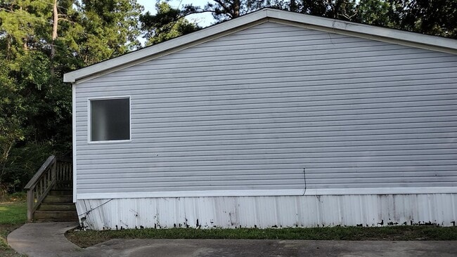 Foto del edificio - 814 Mercedes Benz Ct