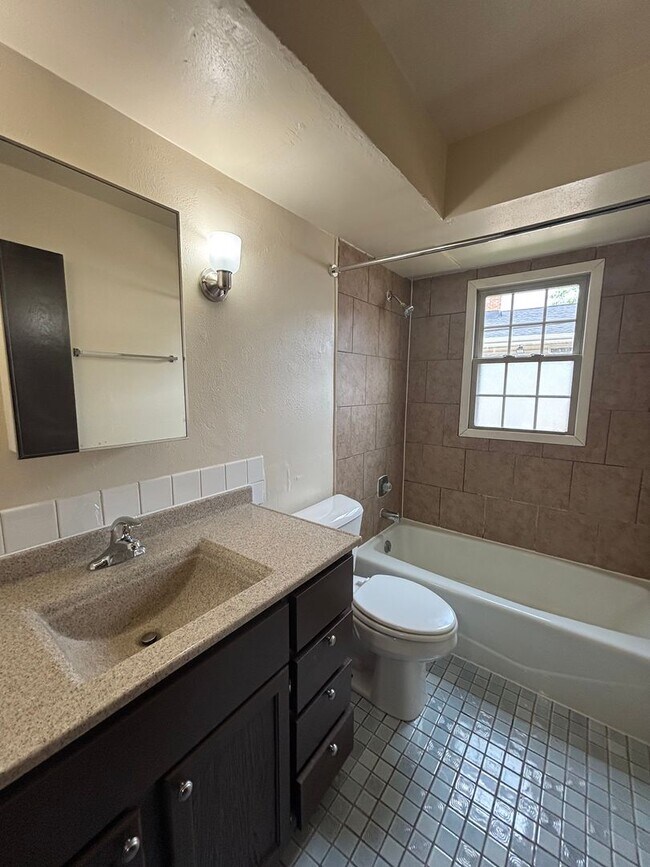 Foto del edificio - 8548 W Appleton Ave