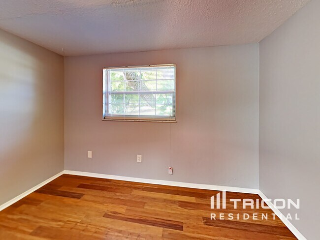 Building Photo - 1309 Fairwood Ave