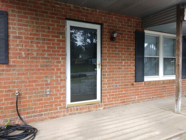 Foto del edificio - 1006 W Barton St