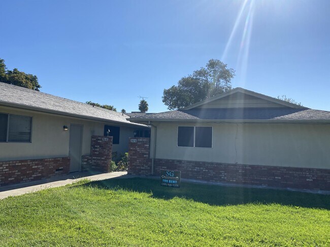 Foto del edificio - 3016 Delta Ave