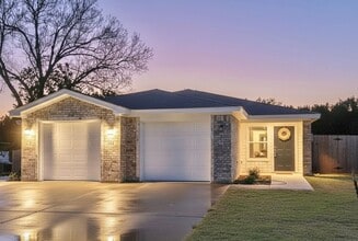 Building Photo - 1418 Shoshoni Trail