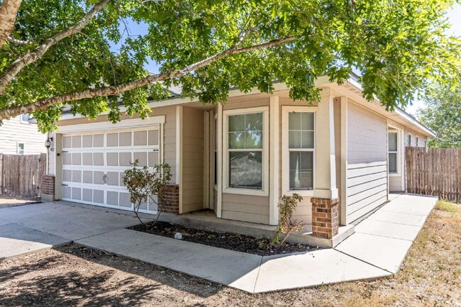 Building Photo - 9802 Vandenberg Way