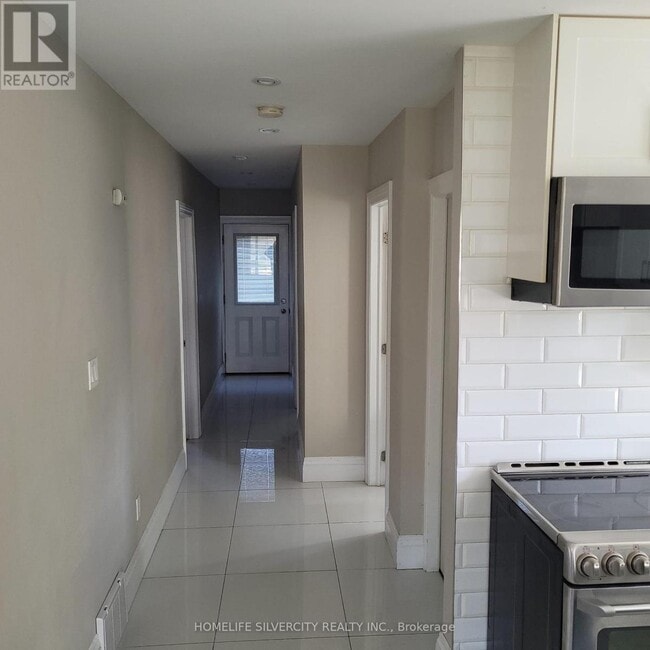 Building Photo - 181 Flora Dr