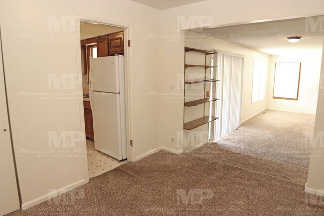 Foto del edificio - 1215 Lynnwood Dr