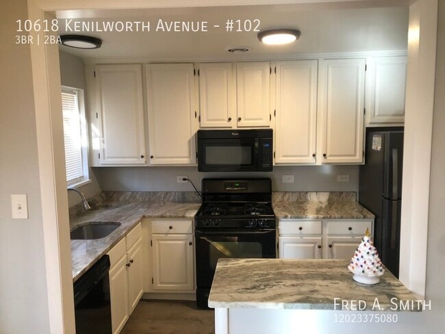 Building Photo - 10618 Kenilworth Ave