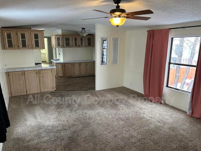 Foto del edificio - 4746 E Skyline Dr