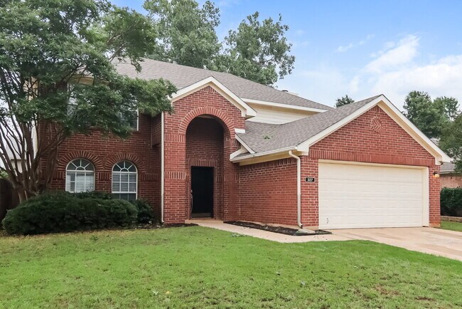 Foto del edificio - 327 Stately Oak Ln
