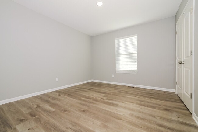 Foto del edificio - Fantastic 4bd/3ba home! Coming soon!