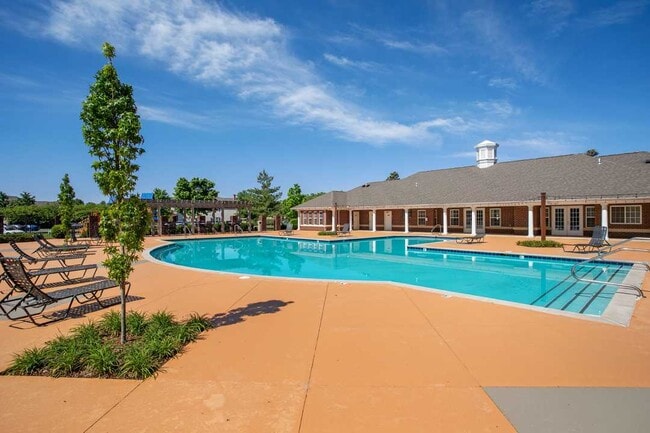 Building Photo - Cross Creek at Murfreesboro