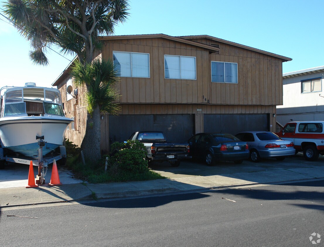 Building Photo - 140 Salada Ave