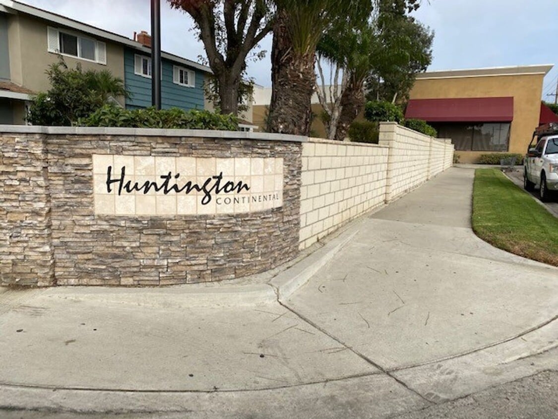 Primary Photo - **Coming Soon ** Spacious 4-Bedroom Townho...
