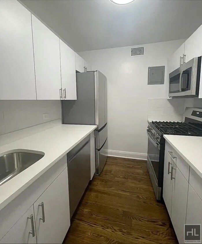 Building Photo - East 88 Street