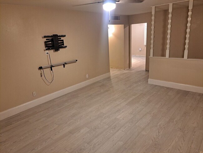 Building Photo - SINGLE FAMILY HOME.