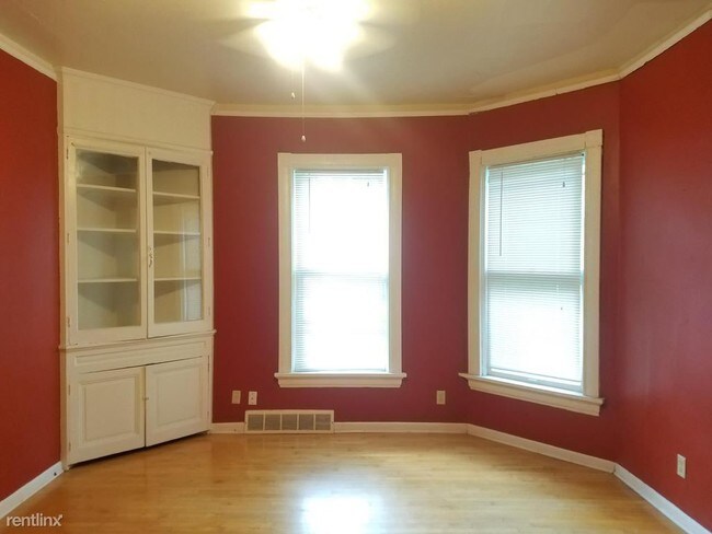 Building Photo - 2 br, 1 bath Apartment - 1848 N Cambridge Ave