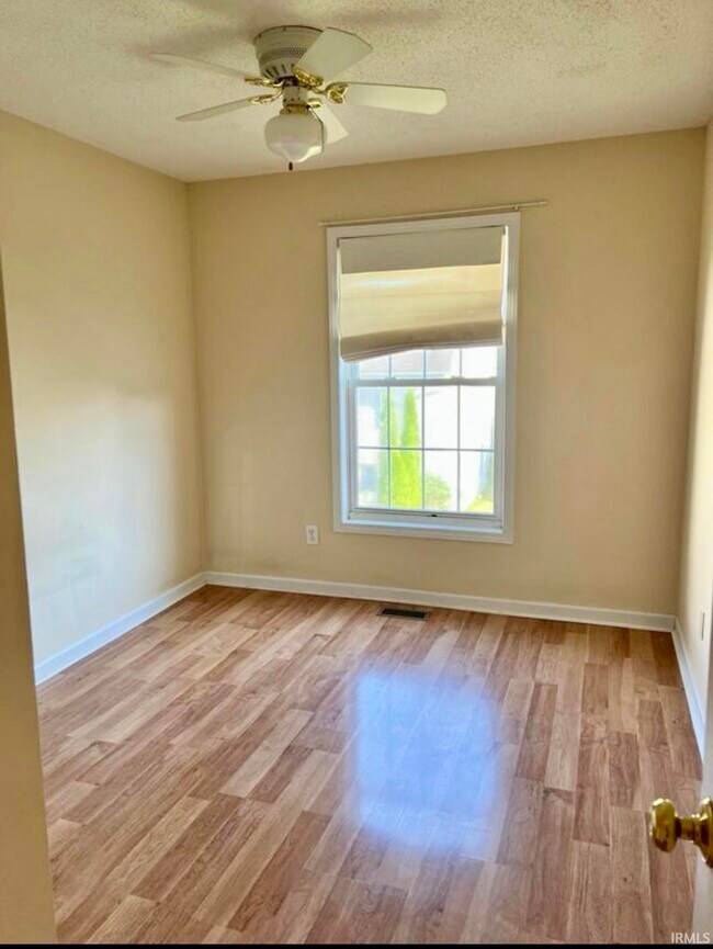 Building Photo - 3410 S Oaklawn Cir