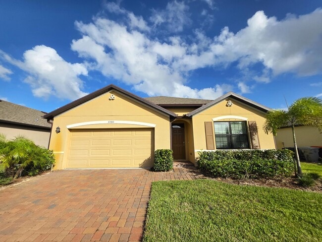 Foto del edificio - 6580 Canterbridge Dr