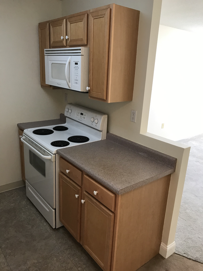 Kitchen Stove - 200 Market St