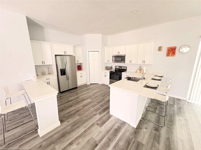 Foto del edificio - 115 Fire Island Ave NE