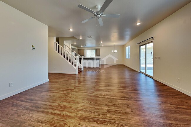 Building Photo - 4206 S 105th Dr