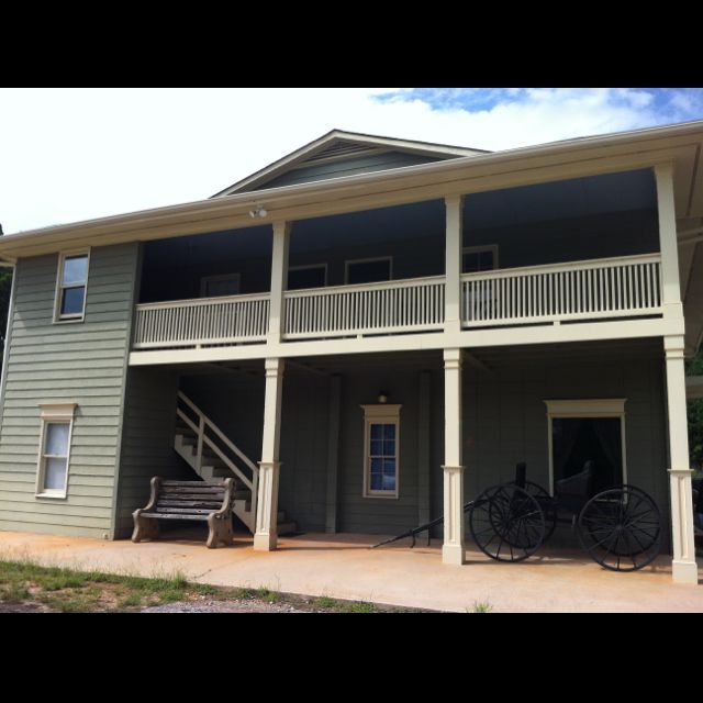 Foto del edificio - 459 James Huff Rd