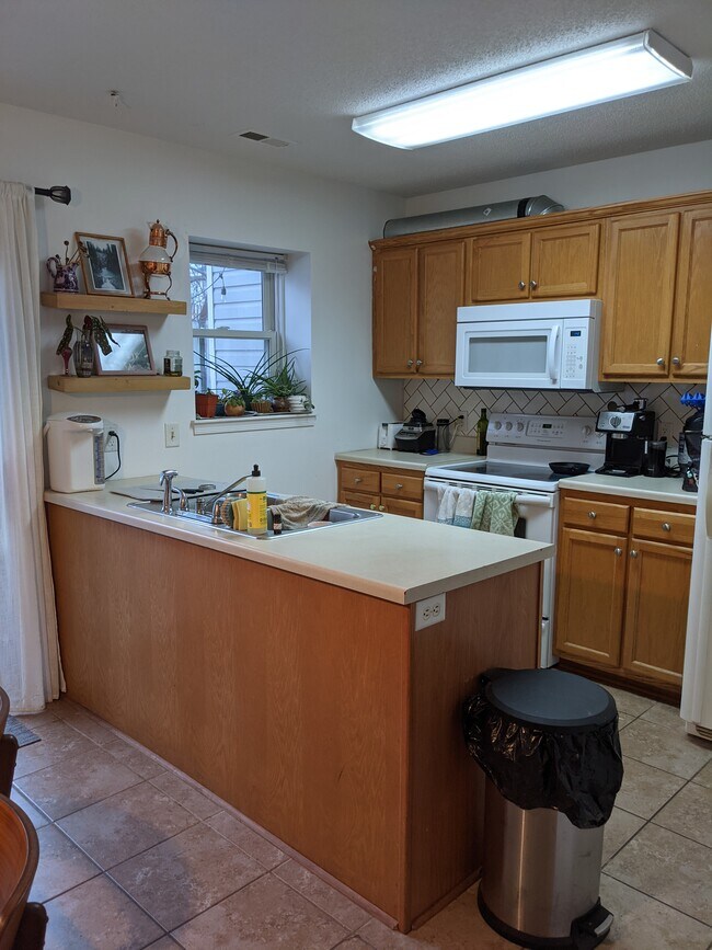 Foto del edificio - 2360 Avalon Woods Dr
