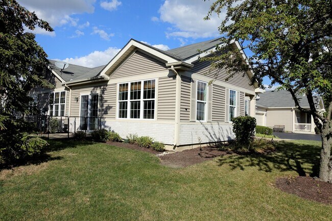 Foto del edificio - 16340 Crescent Lake Dr