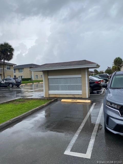 Foto del edificio - 10176 Twin Lakes Dr